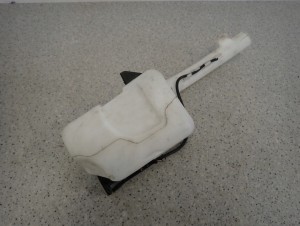 MAZDA2 MAZDA 2 02-07 ZBIORNICZEK PŁUNU DO SPRYSKIWACZY 5/6 MINIATURA