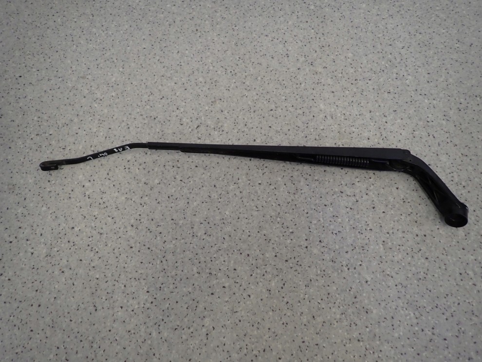 TOYOTA COROLLA E12 JP 02- RAMIE WYCIERACZKI PRZEDNIE LEWE 6/7