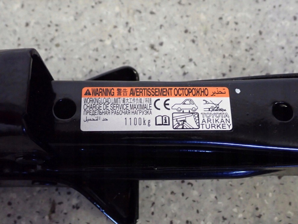 TOYOTA LEWAREK PODNOŚNIK SAMOCHODOWY KLUCZ DO KÓŁ NOWY ORYGINAŁ 3/5