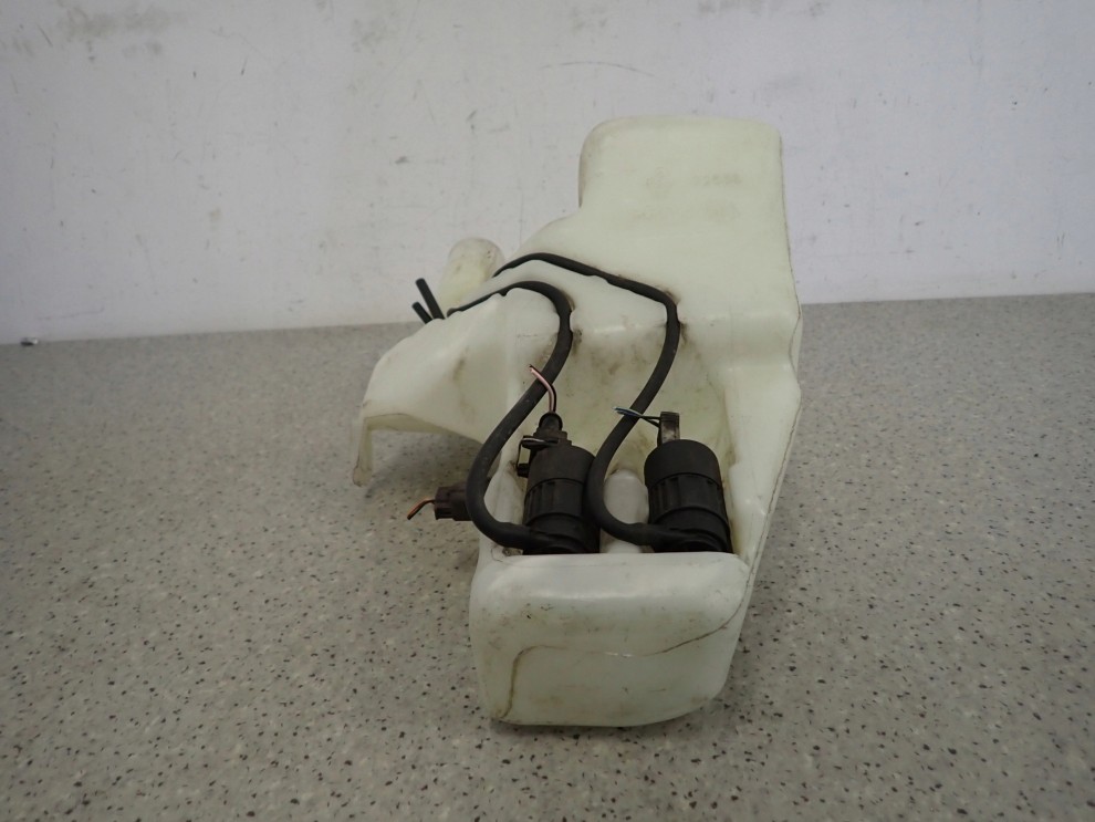 MITSUBISHI CARISMA 99- ZBIORNICZEK PŁYNU DO SPRYSKIWACZY 4/6