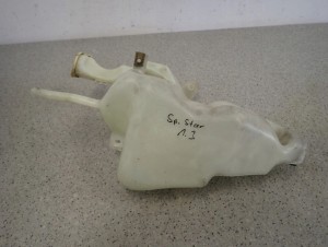 MITSUBISHI CARISMA 99- ZBIORNICZEK PŁYNU DO SPRYSKIWACZY 2/6 MINIATURA