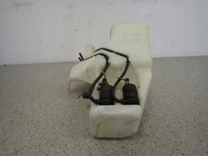 MITSUBISHI CARISMA 99- ZBIORNICZEK PŁYNU DO SPRYSKIWACZY 4/6 MINIATURA