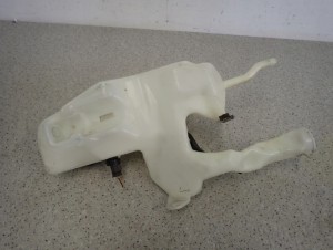 MITSUBISHI CARISMA 99- ZBIORNICZEK PŁYNU DO SPRYSKIWACZY 5/6 MINIATURA