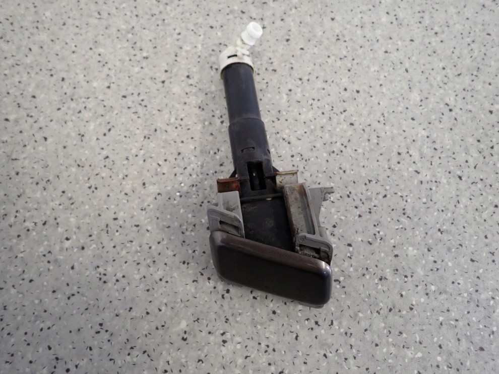 MITSUBISHI ASX 10-16 SPRYSKIWACZ REFLEKTORA PRZEDNI LEWY C06A 4/8