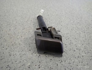 MITSUBISHI ASX 10-16 SPRYSKIWACZ REFLEKTORA PRZEDNI LEWY C06A