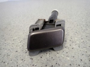 MITSUBISHI ASX 10-16 SPRYSKIWACZ REFLEKTORA PRZEDNI PRAWY C06A