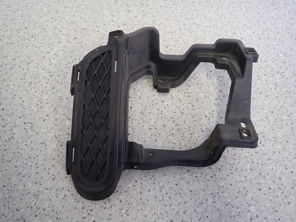 MITSUBISHI ASX 10-13 KRATKA ZDERZAKA UCHWYT HALOGENU LEWY 2/5