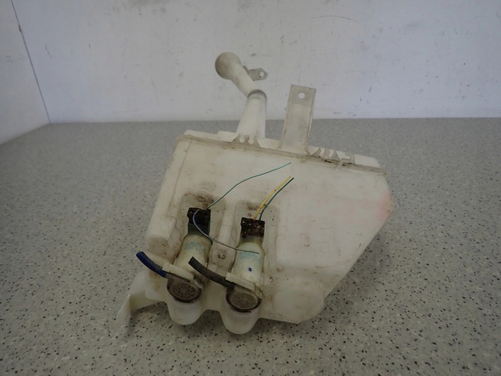 NISSAN XTRAIL T30 01- ZBIORNICZEK PŁYNU DO SPRYSKIWACZY 5/5