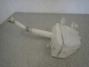 NISSAN XTRAIL T30 01- ZBIORNICZEK PŁYNU DO SPRYSKIWACZY