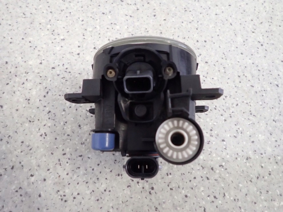 MITSUBISHI ASX 10-13 HALOGEN PRZEDNI PRAWY 4/6