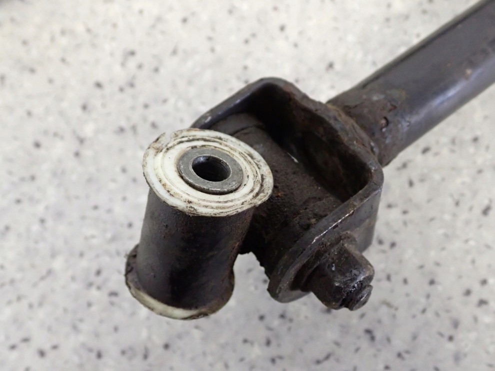 NISSAN ALMERA N16 00-06 1.5 1.8 BENZYNA DŹWIGNIA DRĄŻKI ZMIANY BIEGÓW 3/8