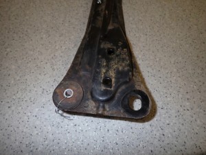 SUZUKI SX4 SEDICI 2WD BENZYNA 06-12 SANKI BELKA ZAWIESZENIA PRZEDNIEGO WZDŁ 3/7 MINIATURA