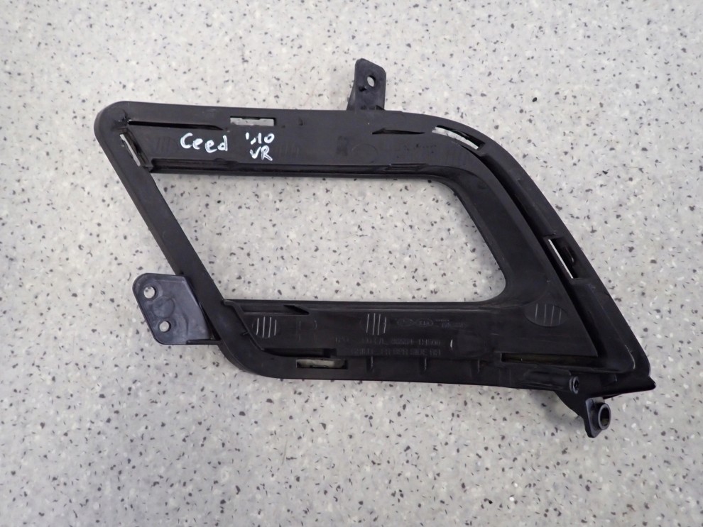 KIA CEED 10-12 KRATKA HALOGENU PRAWA 2/3