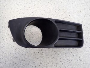 SUZUKI SX4 06-09 KRATKA HALOGENU PRZEDNIA PRAWA