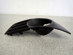 SUZUKI SX4 06-09 KRATKA HALOGENU PRZEDNIA PRAWA 5/7 MINIATURA