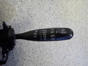 SUZUKI JIMNY 04- PRZEŁĄCZNIK ZESPOLONY ŚWIATEŁ WYCIERACZEK 3/5 MINIATURA