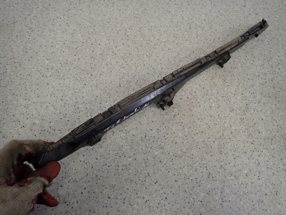 TOYOTA AVENSIS T25 KOMBI 02- ŚLIZG ZDERZAKA TYLNY LEWY 2/5