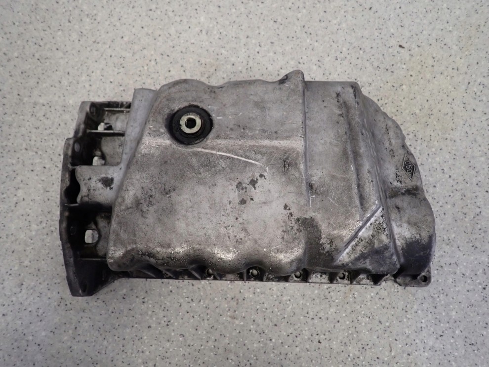 MITSUBISHI CARISMA 1.9 TD 96-00 MISKA OLEJOWA 3/8