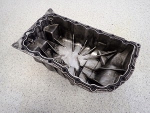 MITSUBISHI CARISMA 1.9 TD 96-00 MISKA OLEJOWA