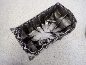 MITSUBISHI CARISMA 1.9 TD 96-00 MISKA OLEJOWA 2/8 MINIATURA