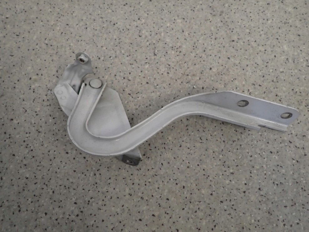 SUZUKI SWIFT MK7 5D 10- ZAWIAS MASKI LEWY 3/3