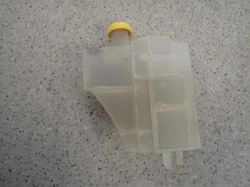 NISSAN NOTE E11 MICRA K12 1.2i 1.4i 06-12 ZBIORNICZEK WYRÓWNAWCZY 5/6