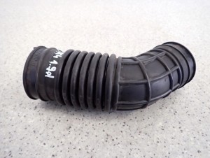 SUZUKI SX4 06-13 1.9d RURA PRZEWÓD DOLOTU POWIETRZA