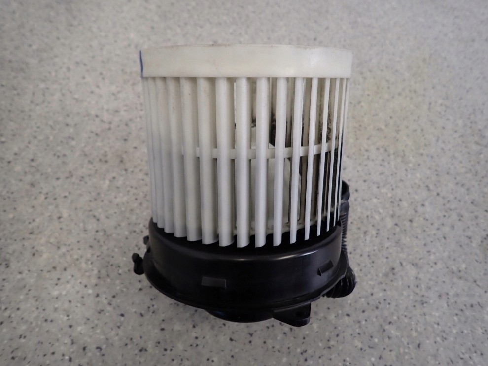 SUZUKI SPLASH 08-14 WENTYLATOR NAGRZEWNICY DMUCHAWA EUROPA 2PIN 3/4