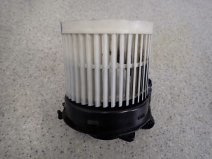 SUZUKI SPLASH 08-14 WENTYLATOR NAGRZEWNICY DMUCHAWA EUROPA 2PIN 3/4 MINIATURA