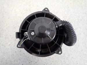 SUZUKI SPLASH 08-14 WENTYLATOR NAGRZEWNICY DMUCHAWA EUROPA 2PIN 4/4 MINIATURA