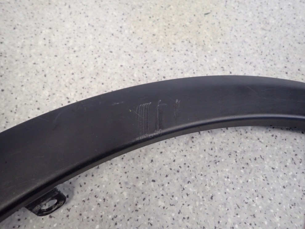 FIAT SEDICI 06- LISTWA BŁOTNIKA PRZEDNIA PRAWA 8/8