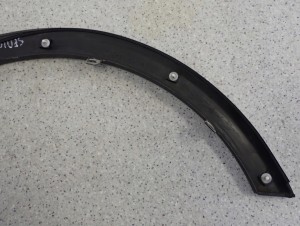 FIAT SEDICI 06- LISTWA BŁOTNIKA PRZEDNIA LEWA 8/9 MINIATURA