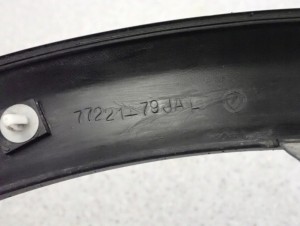 FIAT SEDICI 06- LISTWA BŁOTNIKA PRZEDNIA LEWA 9/9 MINIATURA