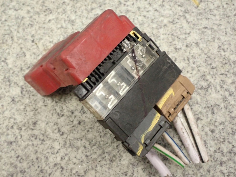 SUZUKI ALTO NISSAN PIXO 1.0 09 - KLEMA PLUSOWA 2/6