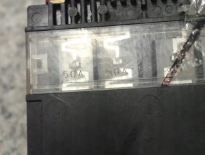 SUZUKI ALTO NISSAN PIXO 1.0 09 - KLEMA PLUSOWA 4/6 MINIATURA