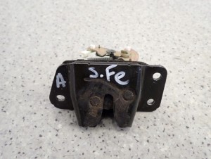 HYUNDAI SANTA FE 01-06 ZAMEK TYLNEJ KLAPY BAGAŻNIKA