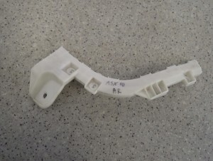 MITSUBISHI ASX 10-16 ŚLIZG ZDERZAKA TYLNY PRAWY