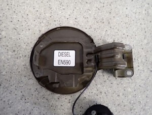 MITSUBISHI ASX 10-16 KLAPKA WLEWU PALIWA C06A 5/5 MINIATURA