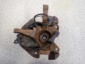 KIA PICANTO 08-11 ZWROTNICA PIASTA PRZEDNIA LEWA 4/5 MINIATURA