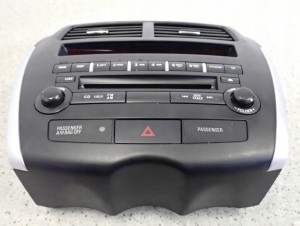 MITSUBISHI ASX 10- RADIO CD ODTWARZACZ PANEL 3/7 MINIATURA