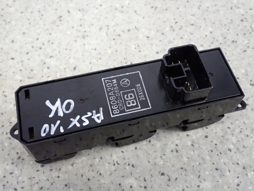 MITSUBISHI ASX 10- PANEL PRZEŁĄCZNIK SZYB PRZEDNI LEWY 3/4