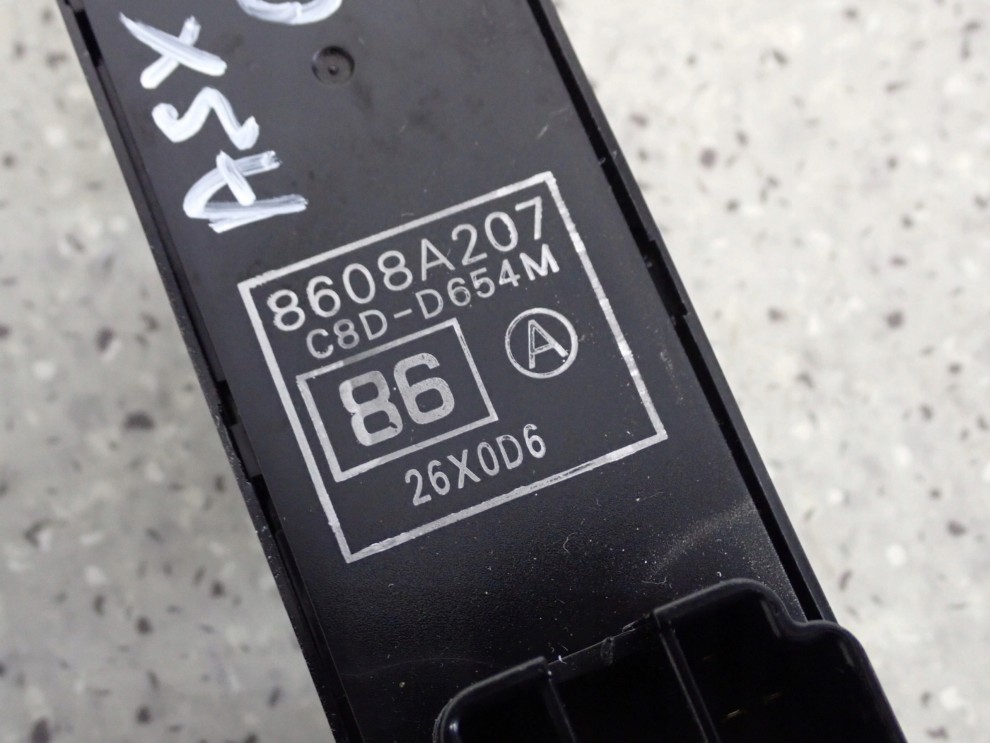 MITSUBISHI ASX 10- PANEL PRZEŁĄCZNIK SZYB PRZEDNI LEWY 4/4