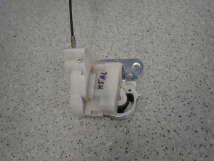 MAZDA5 MAZDA 5 06- ZAMEK DRZWI TYLNY LEWY 5/8 MINIATURA