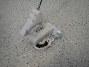 MAZDA5 MAZDA 5 06- ZAMEK DRZWI TYLNY LEWY 8/8 MINIATURA