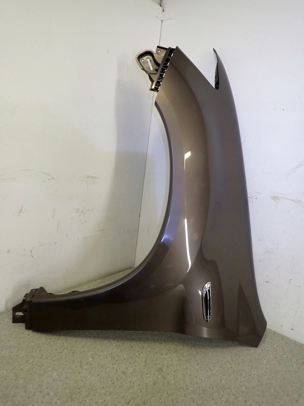 MITSUBISHI ASX 10- BŁOTNIK PRZEDNI LEWY C06A 4/12