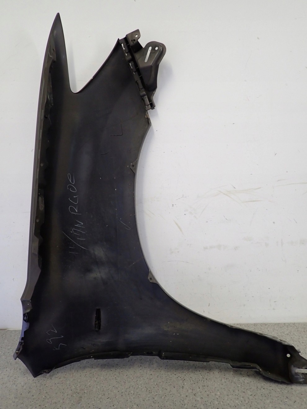 MITSUBISHI ASX 10- BŁOTNIK PRZEDNI LEWY C06A 12/12