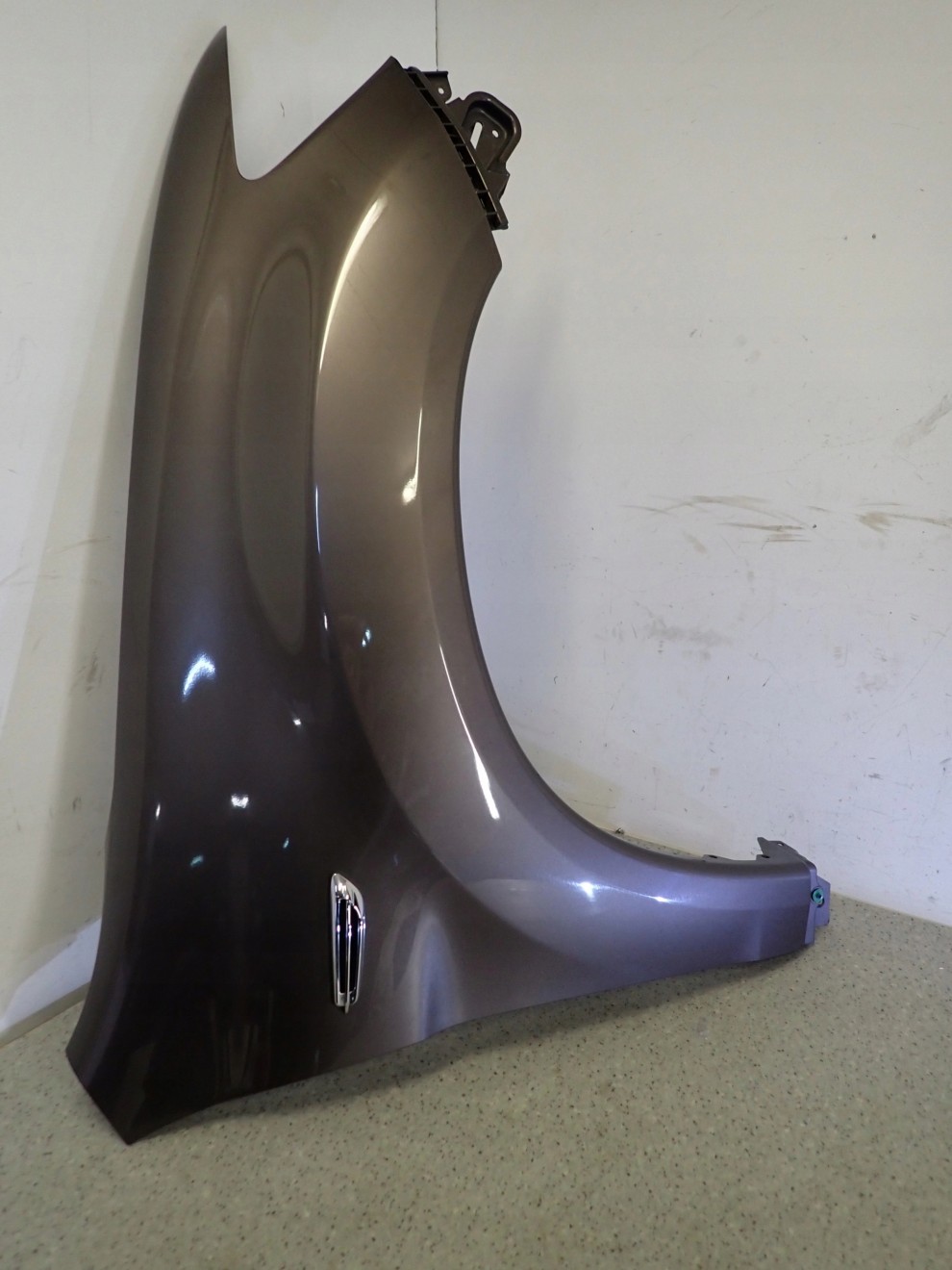 MITSUBISHI ASX 10- BŁOTNIK PRZEDNI PRAWY C06A 1/11