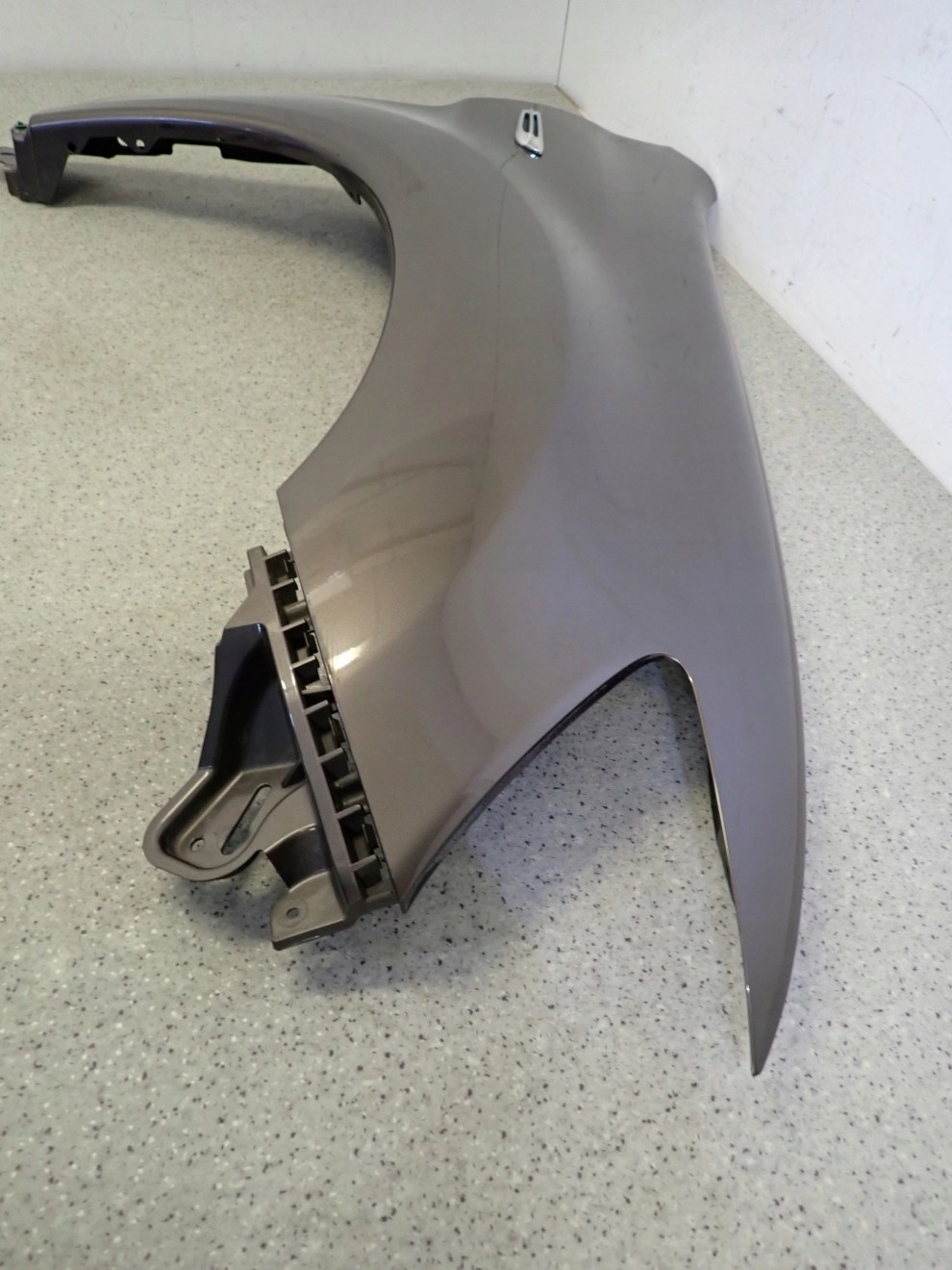 MITSUBISHI ASX 10- BŁOTNIK PRZEDNI PRAWY C06A 3/11