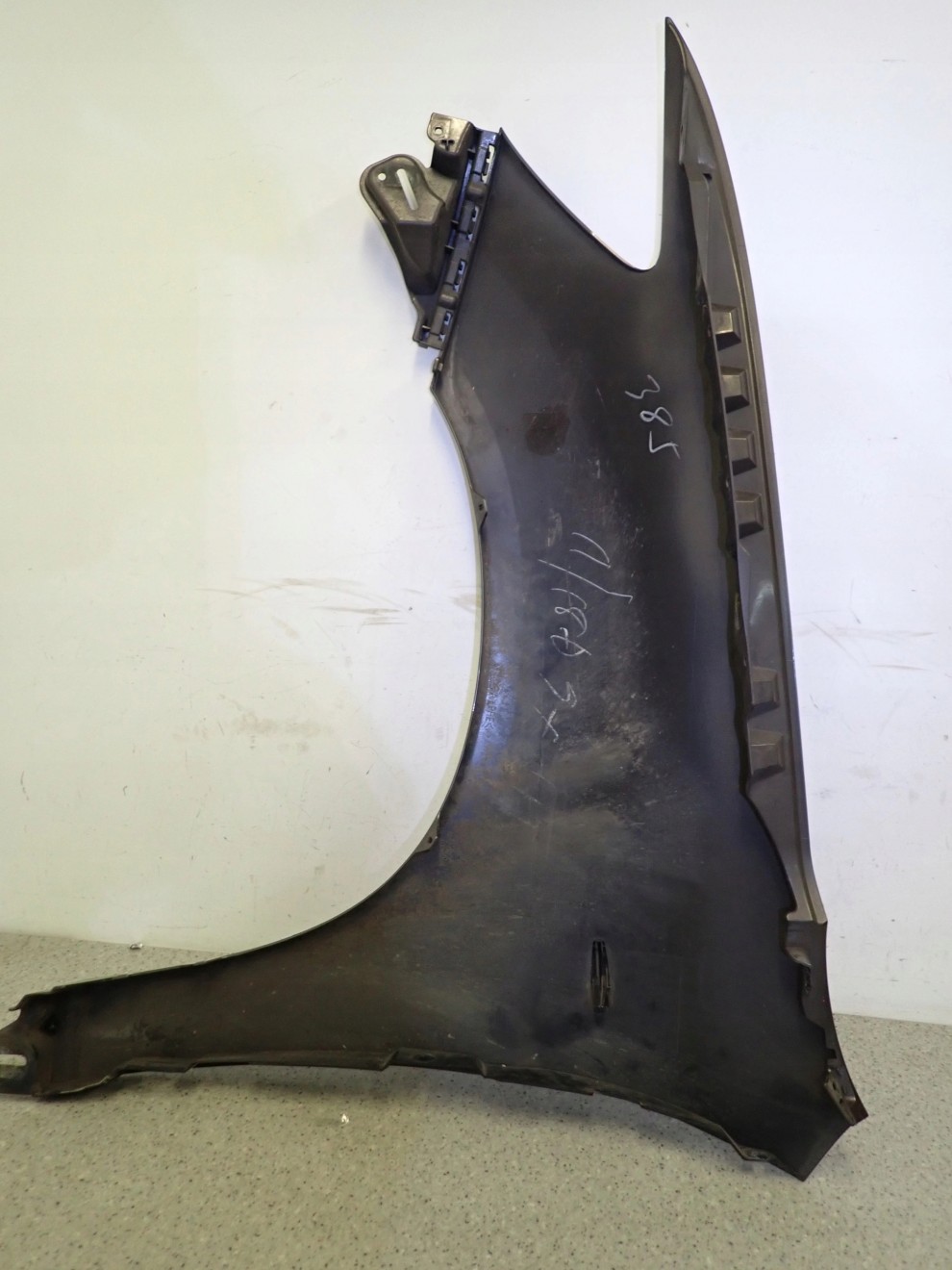 MITSUBISHI ASX 10- BŁOTNIK PRZEDNI PRAWY C06A 11/11