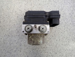 NISSAN XTRAIL T30 2.2DCI 01- POMPA ABSU MA98000